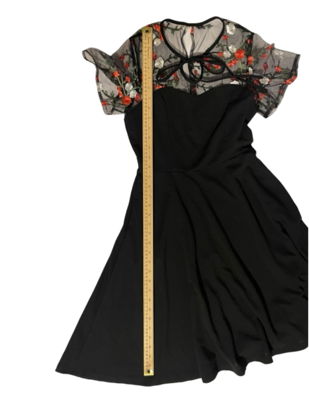 Size S Black fit & flare lace & roses short sleeve lbd retro feminine goth dress - Picture 5 of 8
